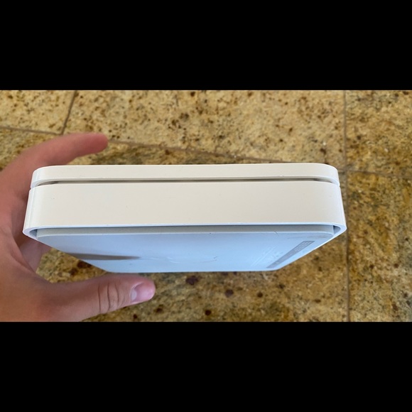 Apple A1408 Airport Extreme Base Station 5th
Gen WirelessRouter and - Picture 10 of 16
